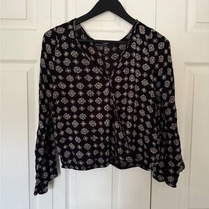 American Eagle Outfitters Black and White Floral Blouse